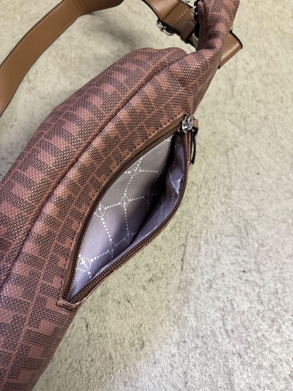 Tamaris Borse da donna: Tamaris Bauchtasche elegant & praktisch – Usato da Sonterswil venduto da VD-Service 3