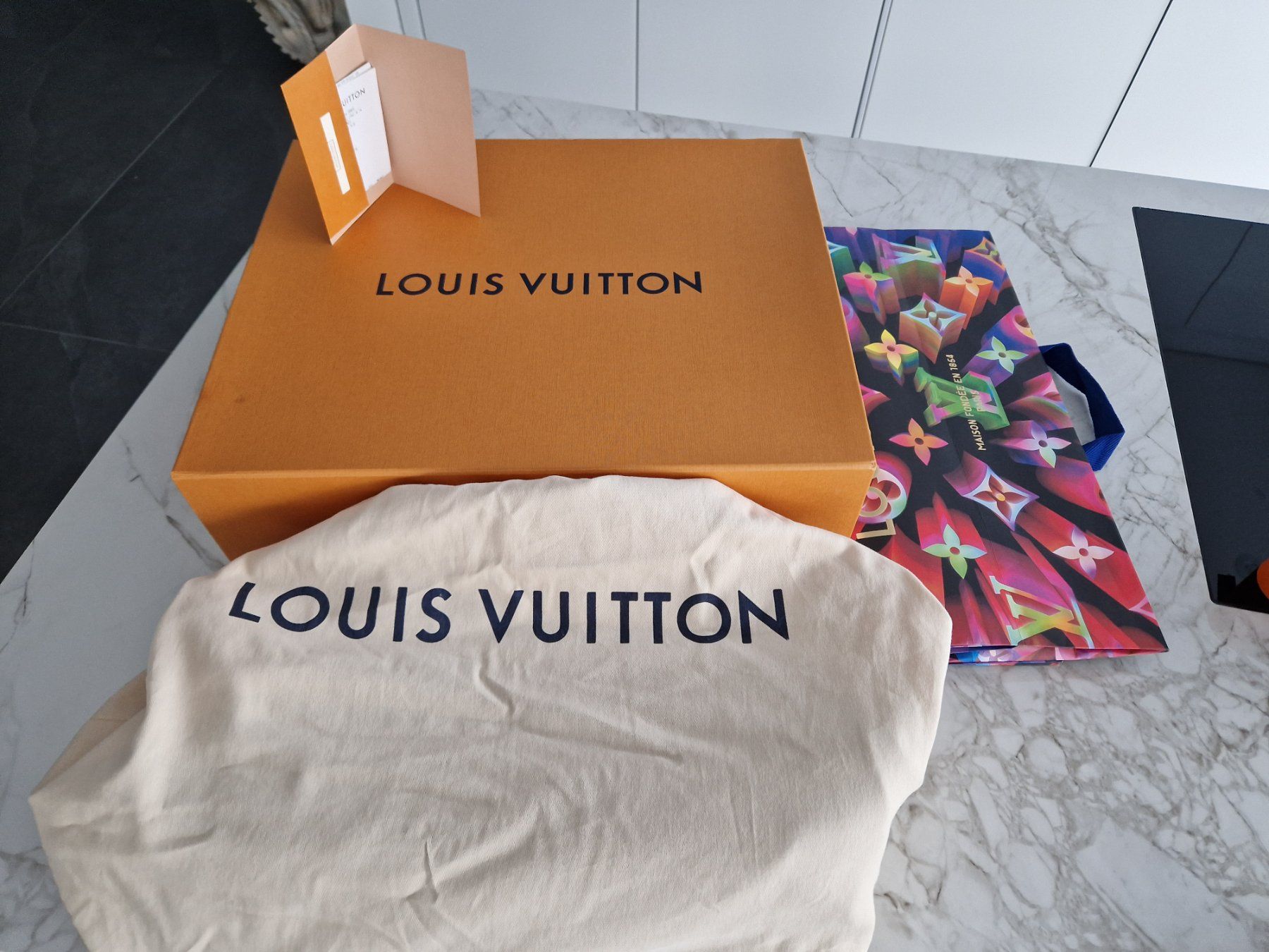 Louis Vuitton Taschen für Damen: Louis Vuitton Artsy – Gebraucht aus Sitterdorf von jeboku92 6