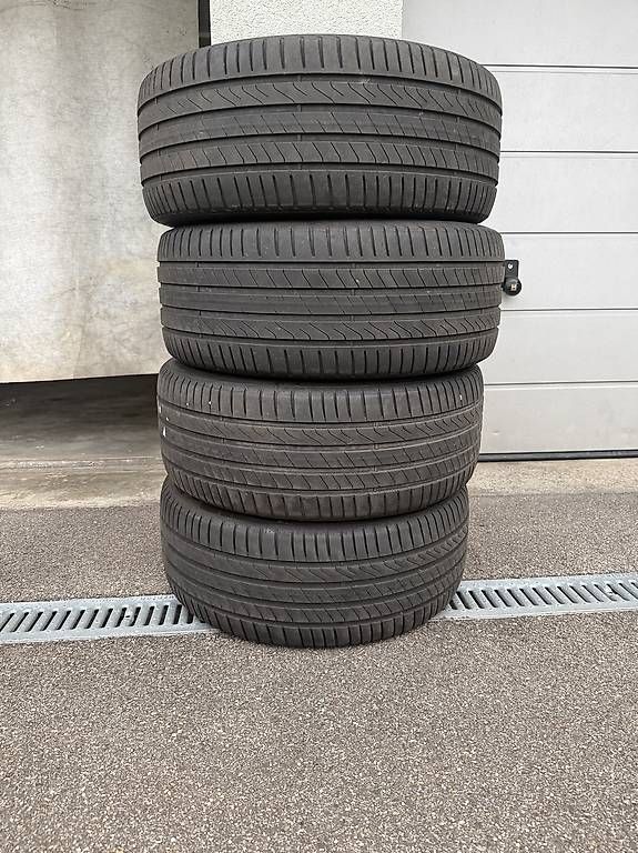 Pirelli Pneus & Kompletträder: Pirelli Sommerreifen 235/40 R19 – Gebraucht aus Dübendorf von jantar1985