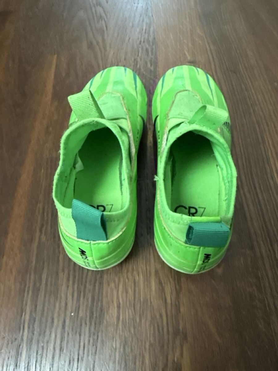 Nike Scarpe per ragazzi: Fussballschuhe, Gr.33,5 – Usato da Adliswil venduto da mun_k9pf 1