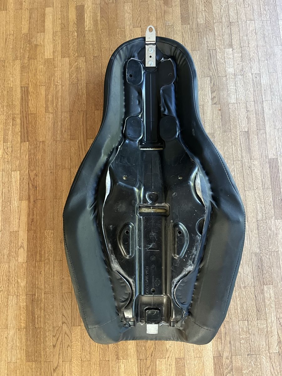Harley-Davidson Tutti i ricambio per moto: harley-davidson row-92/61-0067 low rider sitz – Usato da Biel/Bienne venduto da Nyborg 3