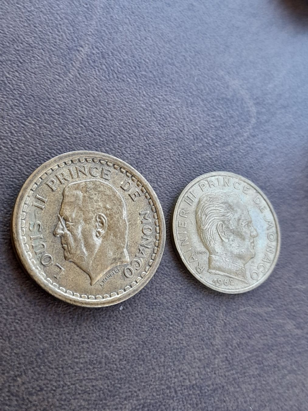 Tutti le monete: Monaco 2 Francs 1945 & 10 Cent 1962 – Usato da Basel venduto da Basel_20 2