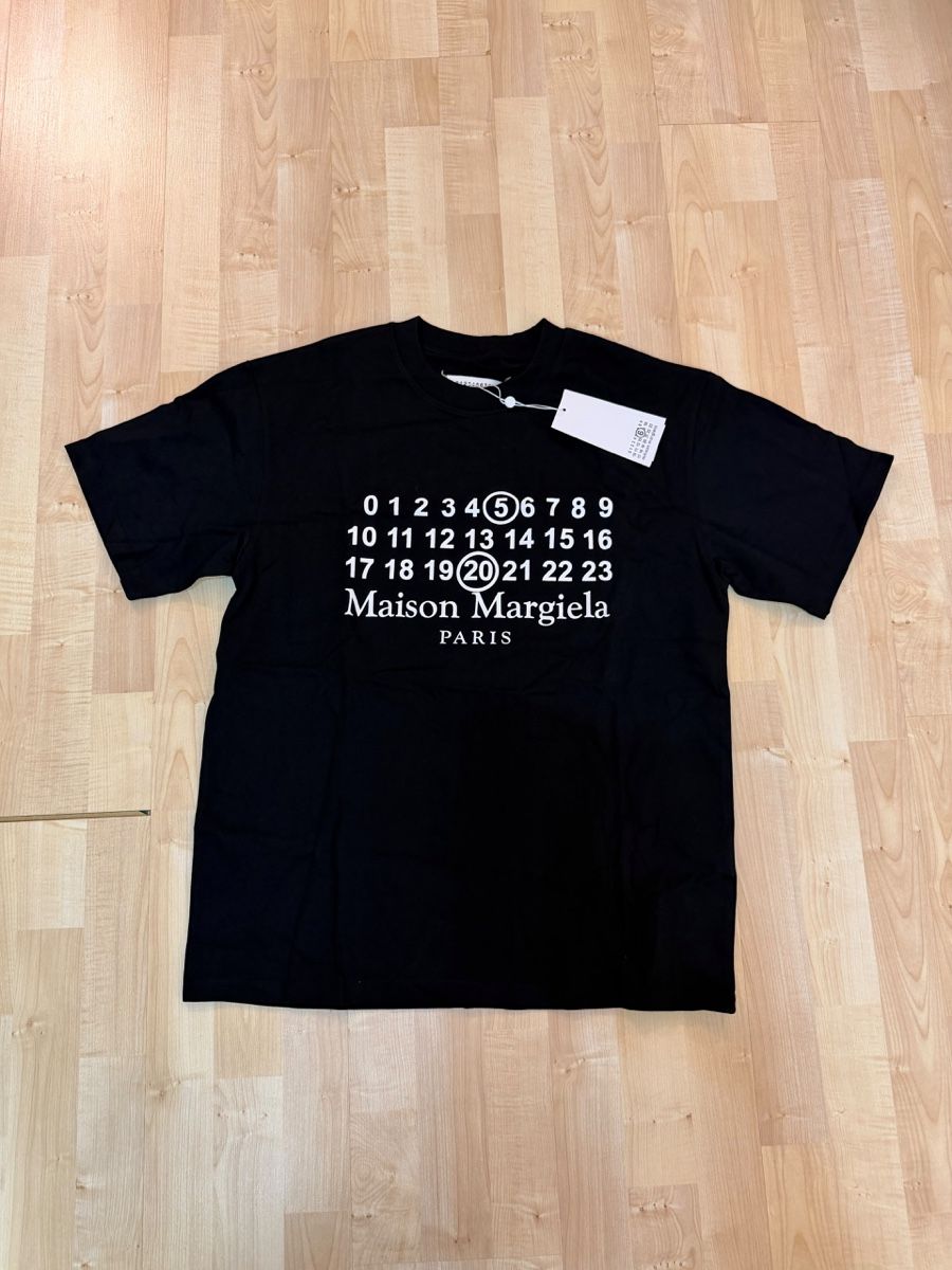 T-Shirts: Maison Margiela Tshirt Gr. L – Neu (gemäss Beschreibung) aus Allschwil von ale_99l7