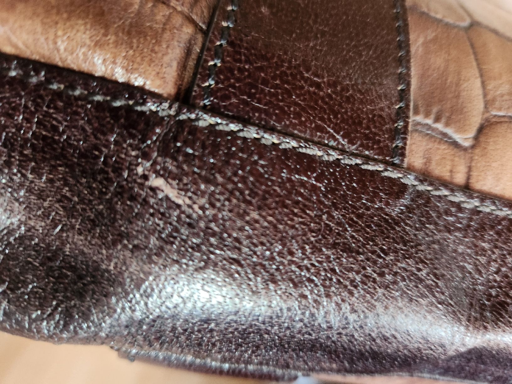 Borse da donna: Sac à main MAX&CO cuir  reptile marron. Chic  – Usato da Niedergösgen venduto da Eva2410 6