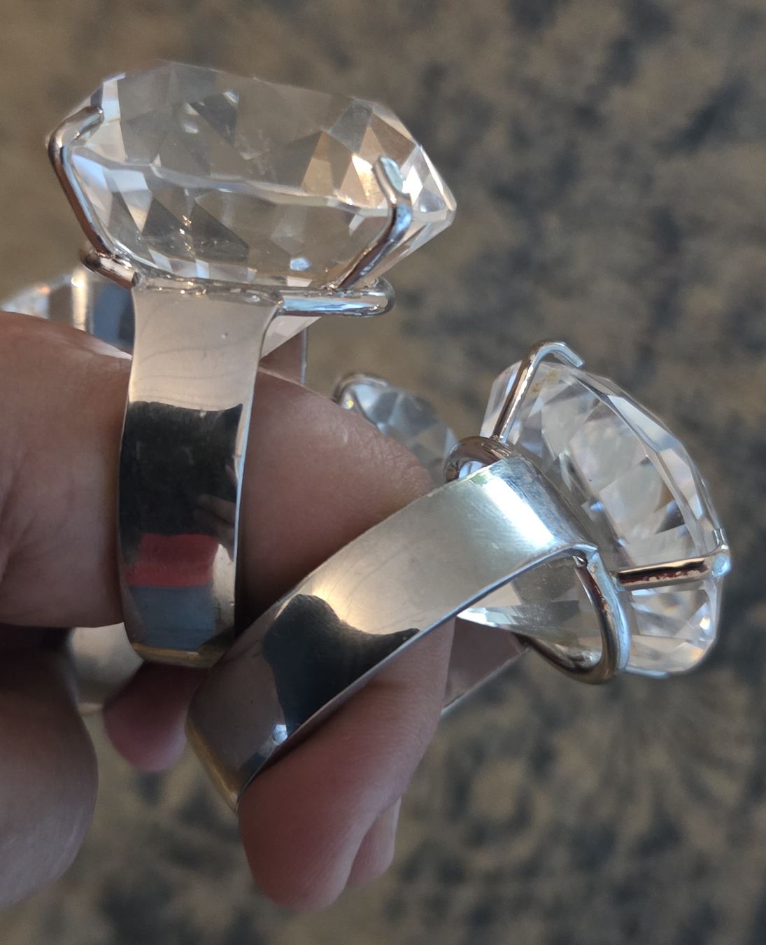 Sonstige Dekorationen & Accessoires: 4 Serviettenringe mit großem Stein – Neu (gemäss Beschreibung) aus Kloten von bur_6gp9 1