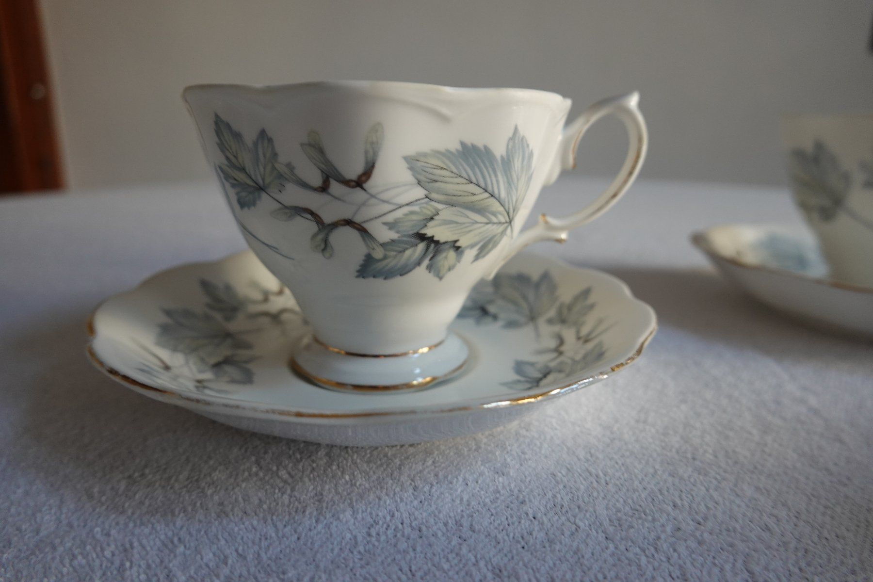 Royal Albert Set di piatti: Vintige Teeservice von Royal Albert "Silver Maple" – Usato da Horw venduto da Kiriku0 1