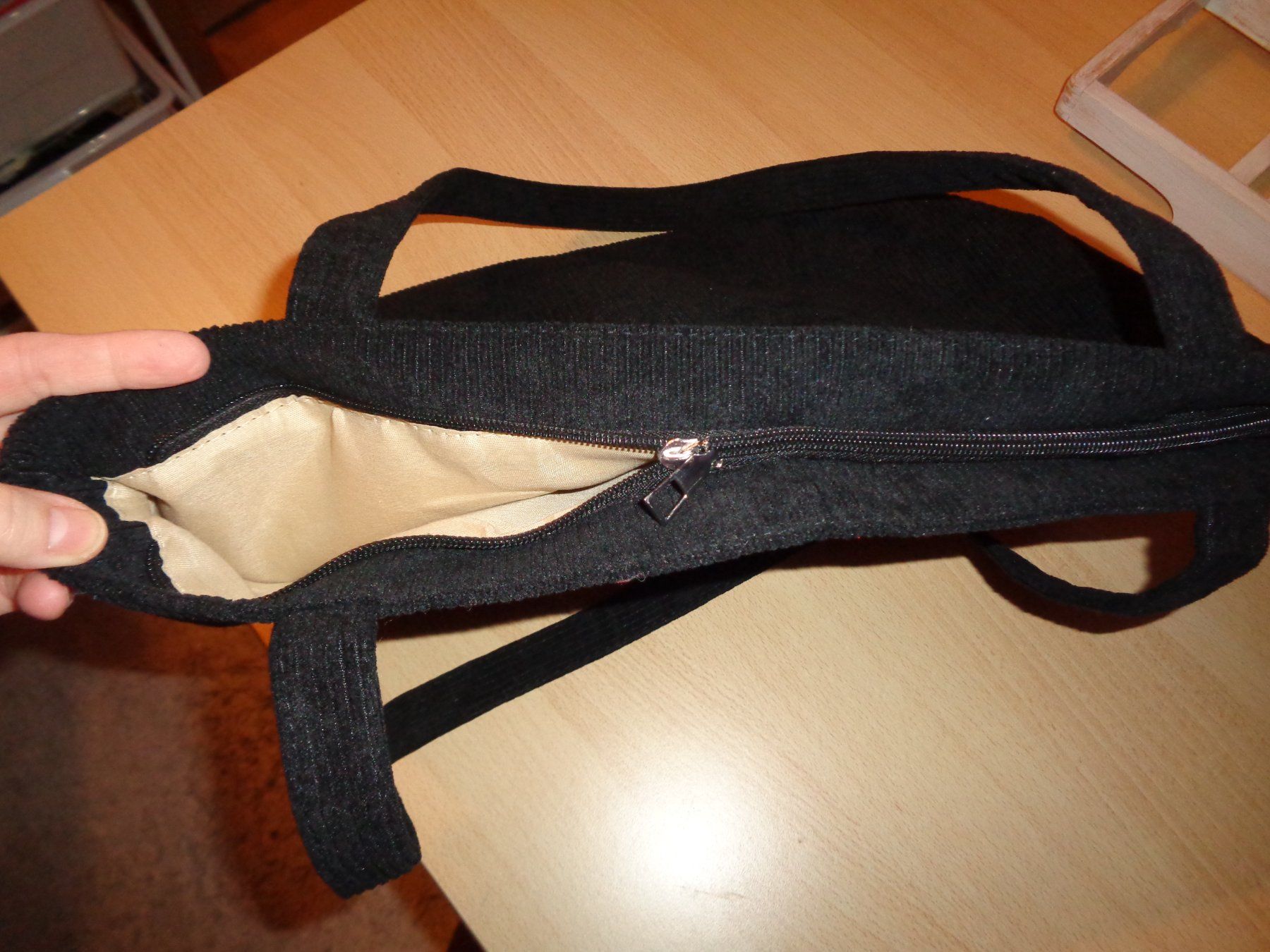 Borse da donna: *** schwarze Tasche *** / Cord Optik / Neu – Nuovo (secondo la descrizione) da Othmarsingen venduto da Leuchtturmlady 5