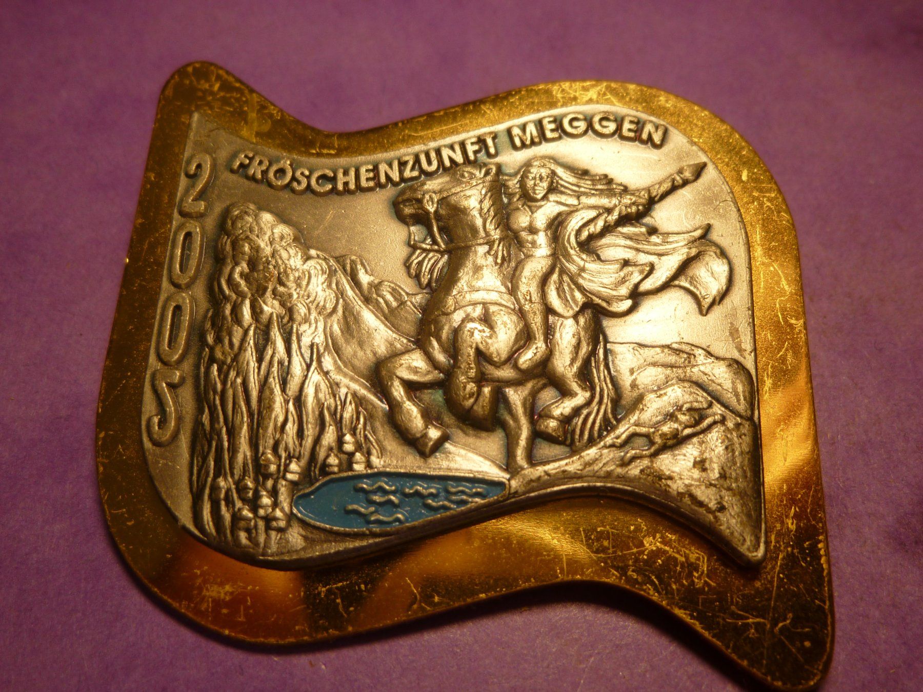 Placchette & Badge: MEGGEN 2002 GOLD – Usato da Ried (Muotathal) venduto da Mandarin02