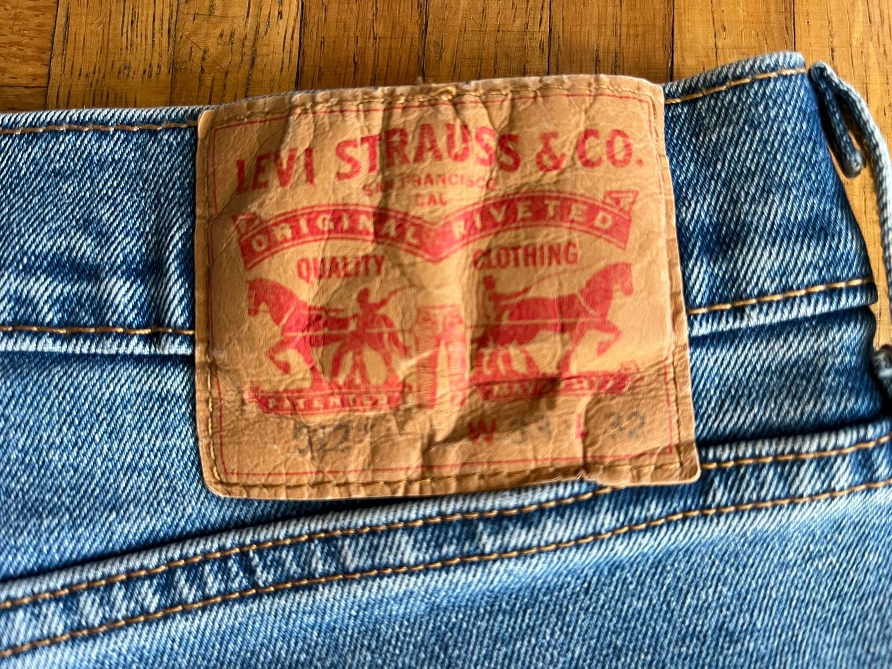 Levi's Jeans: Jeans Levi's 33 / 32 – Usato da Bussigny venduto da coltroc 3