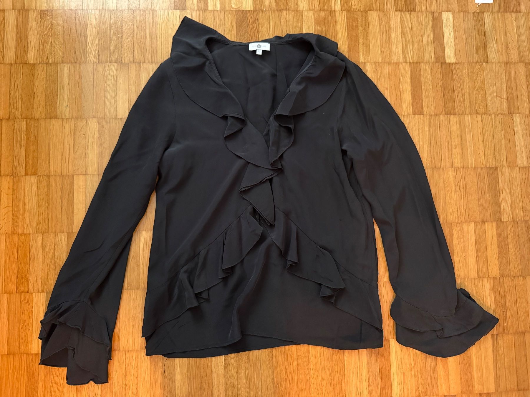 Camicette: Schwarze Bluse mit Rüschen, Grösse 42! – Usato da Jona venduto da Good_luck1_