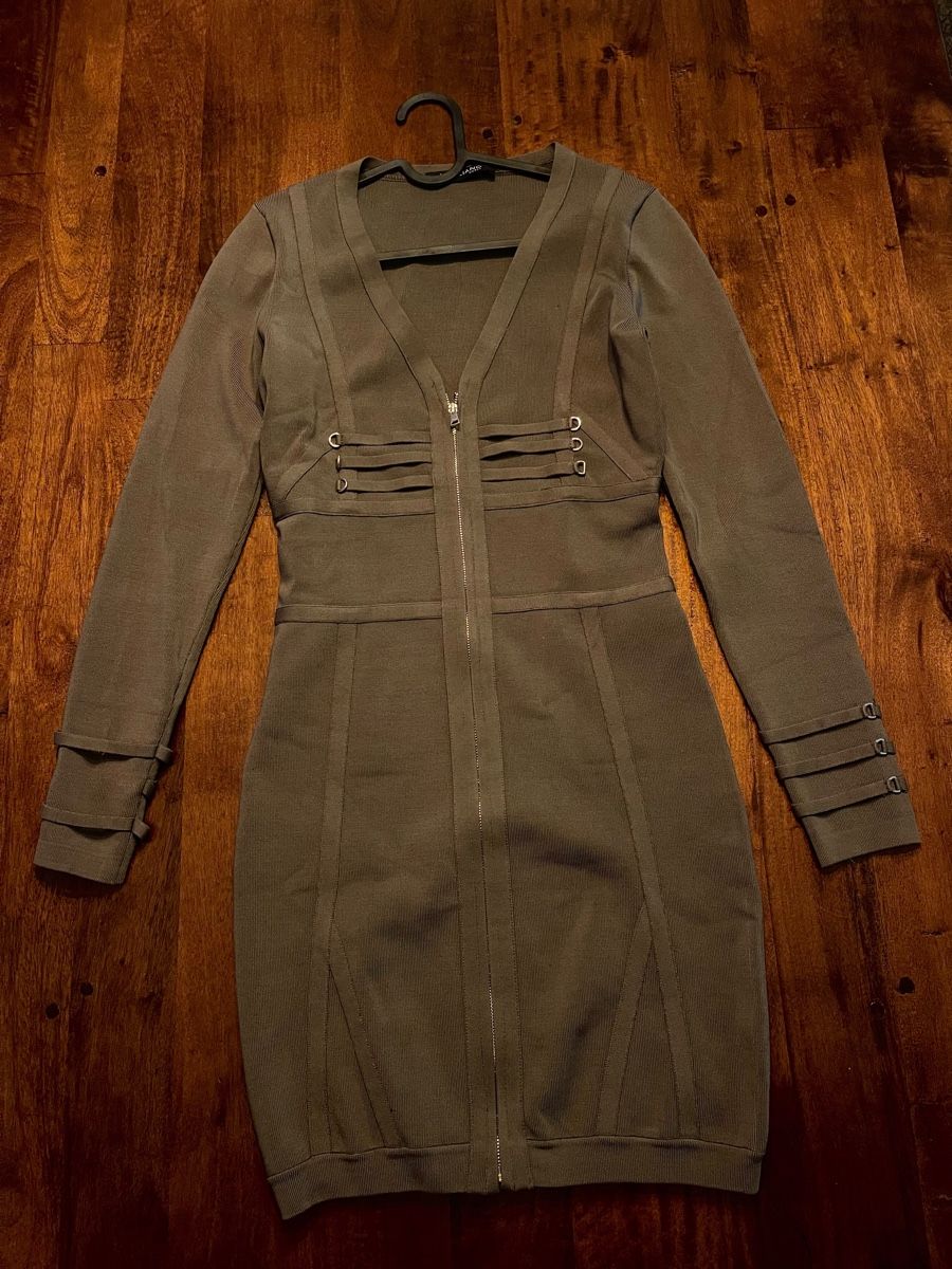 Guess Lotti di vestiti: 7 Kleider von Guess – Usato da Hombrechtikon venduto da Lara01 1