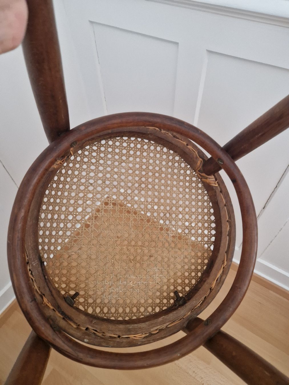 Thonet Sedie: Thonet Stuhl mit Wienergeflecht – Usato da St. Gallen venduto da Sayuri 5