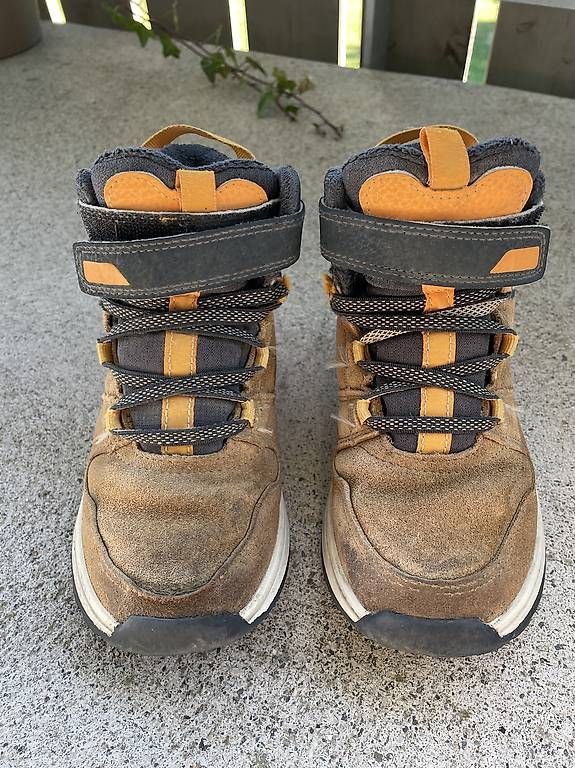 Scarpe per ragazzi: Winterschuhe Grösse 29 – Usato da Brütten venduto da Snowkiwi