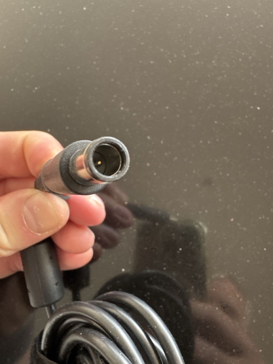 Hewlett Packard Caricabatterie: HP 90W Netzeil zu Notebook mit grossem runden Stecker – Usato da Gisikon venduto da Andy251 1