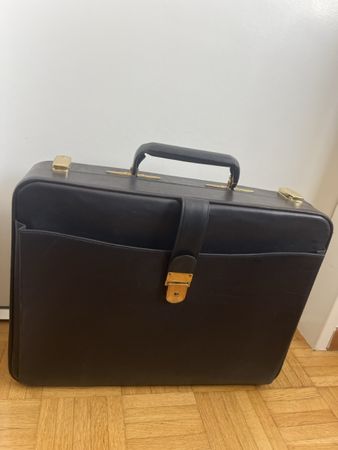 Vintage Lederkoffer dunkelbraun mit goldfarbenen Beschlägen