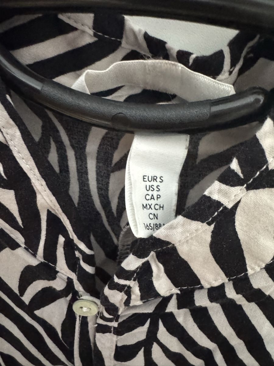 H&M Vestiti: Robe H&M à motifs zébrés, taille S – Nuovo (secondo la descrizione) da Meyrin venduto da mai_pl7s 1