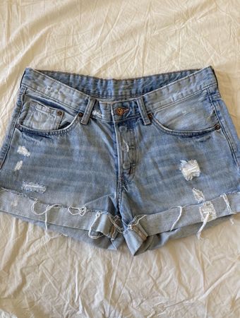 Hellblaue H&M Jeansshorts Grösse 38 guter Zustand