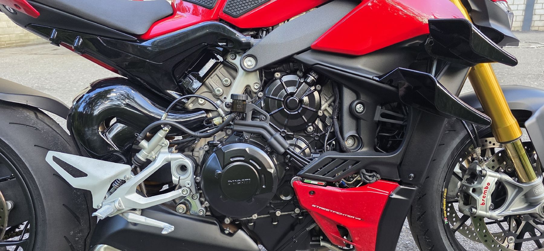 Ducati Strada: Ducari Streetfighter V4s mit Garantie – Usato da Achseten venduto da heavyXII 2