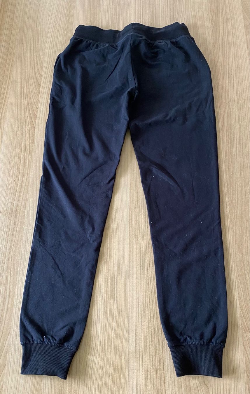 Pantaloni: Trainerhose Grösse 38 - NEU – Nuovo e nell'imballaggio originale da Galgenen venduto da bibibalu5 1