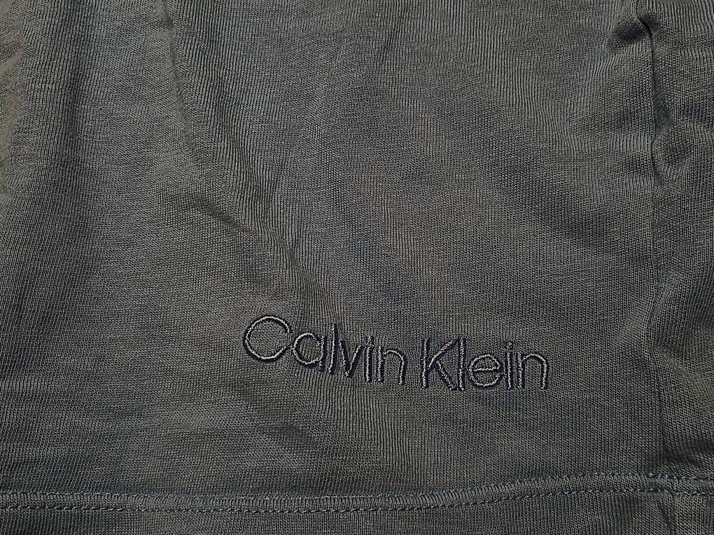 T-shirt: Tshirt von Calvin Klein – Usato da Aarau venduto da janton_op 2