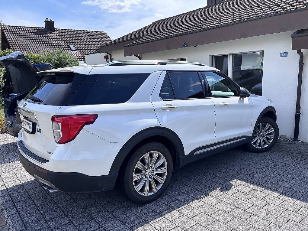 Autos: Schöner Ford Explorer Plug in Hybrid Platinum – Gebraucht aus Dachsen von and_mw7w 1
