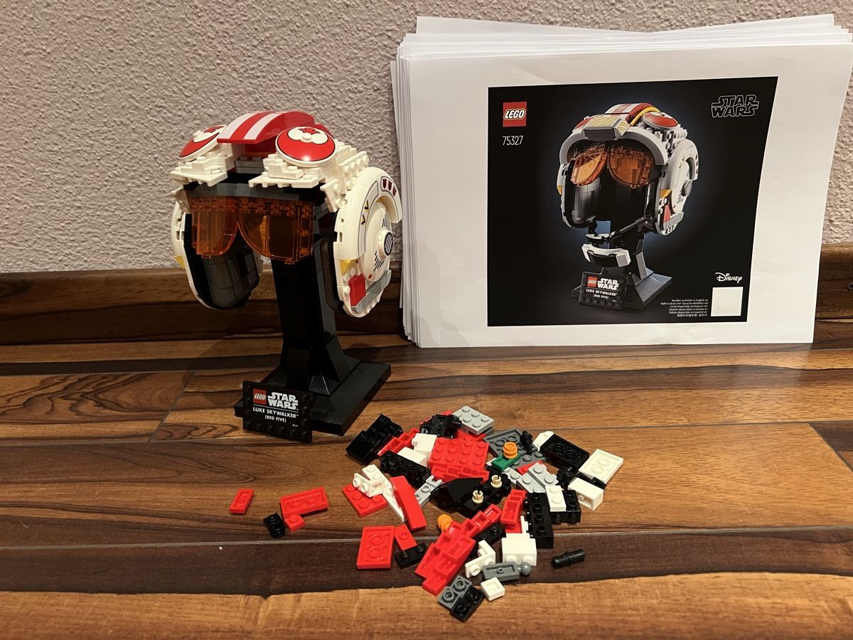 Lego Spielzeuge: LEGO Star Wars 75327 Luke Skywalker Red Five Helmet – Gebraucht aus Brunnen von Dirza78