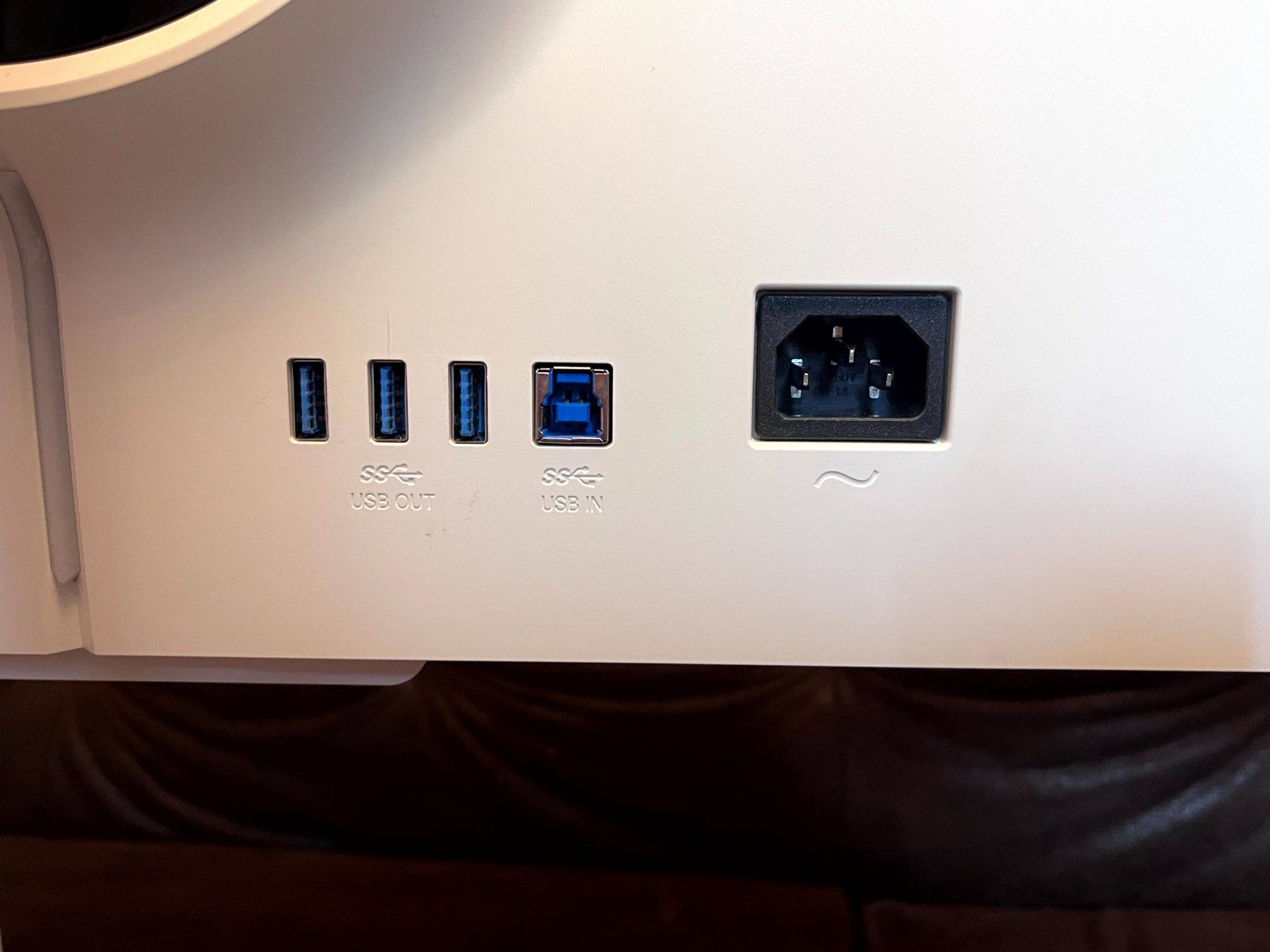 Ecrans: Écran PC plat LED 44" – D'occasion à Châbles FR par Forester4 3