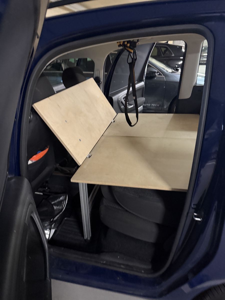 Mobilhome: Roomster Camping-Einbau – Usato da Sattel venduto da sol_5z6z 3