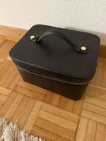TROUSSE DE TOILETTE