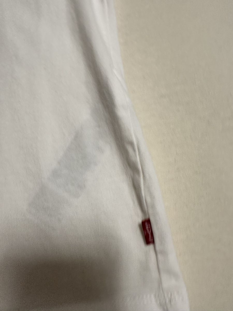 Levi's T-Shirts: Levis Damen T-Shirt Gr:S,M – Gebraucht aus Sevelen von Stopglobal. 3