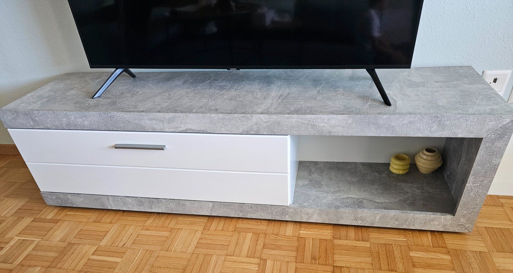 TV Möbel: TV-Board Betonoptik – Gebraucht aus Winterthur von mar_2gz8 1