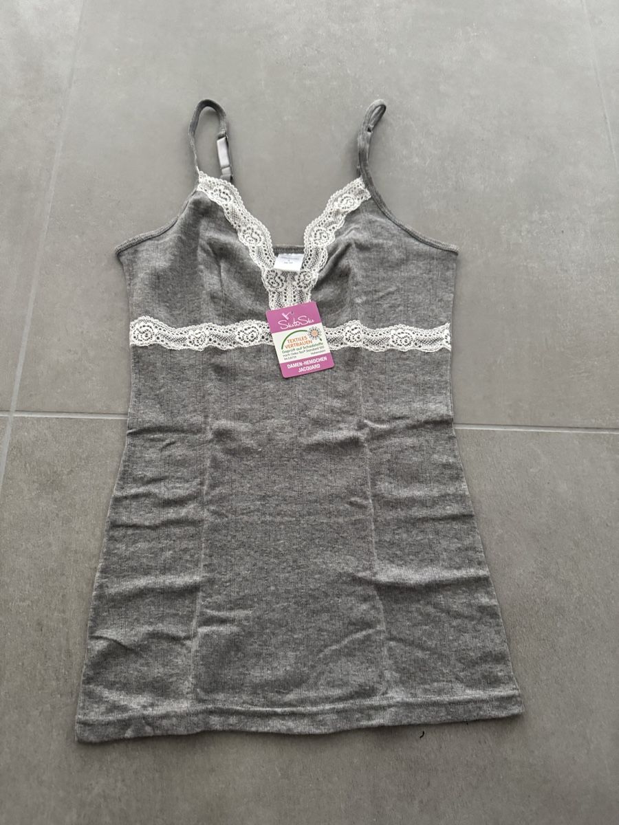 Tops: Damen Hemdchen grau Grösse S Jacquard Spitze neu – Neu und originalverpackt aus Frick von Cirilla
