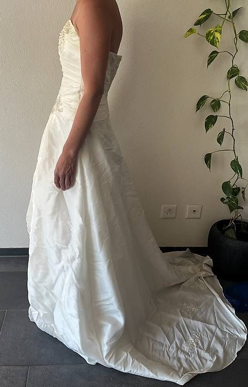 Kleider: robe de mariée – Gebraucht aus Riaz von kar_6fpj 1