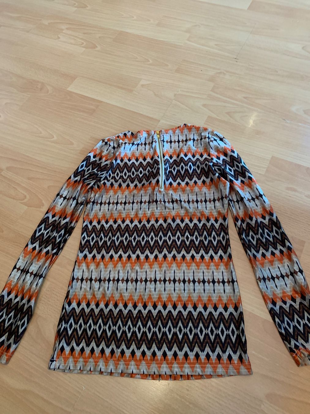 Maglioni & Felpe: Joli pull motifs vintage taille S ou 36-38 – Usato da MEYRIN venduto da Gwendo10 1