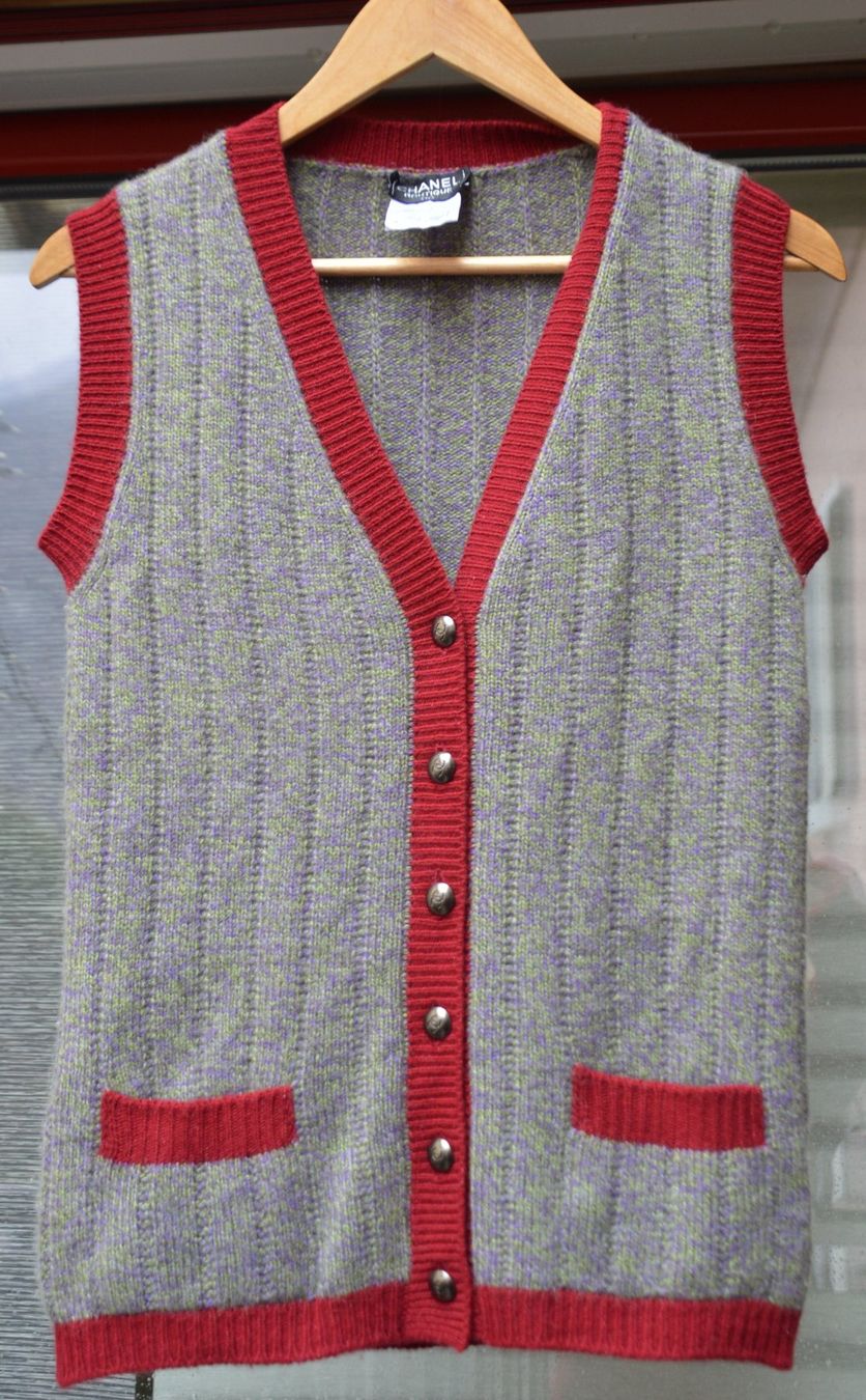 Chanel Gilet & Giacche senza maniche: Chanel Pullover  / pull 38 - 100 % Kaschmir / cachemire – Usato da Collonges venduto da Auganien