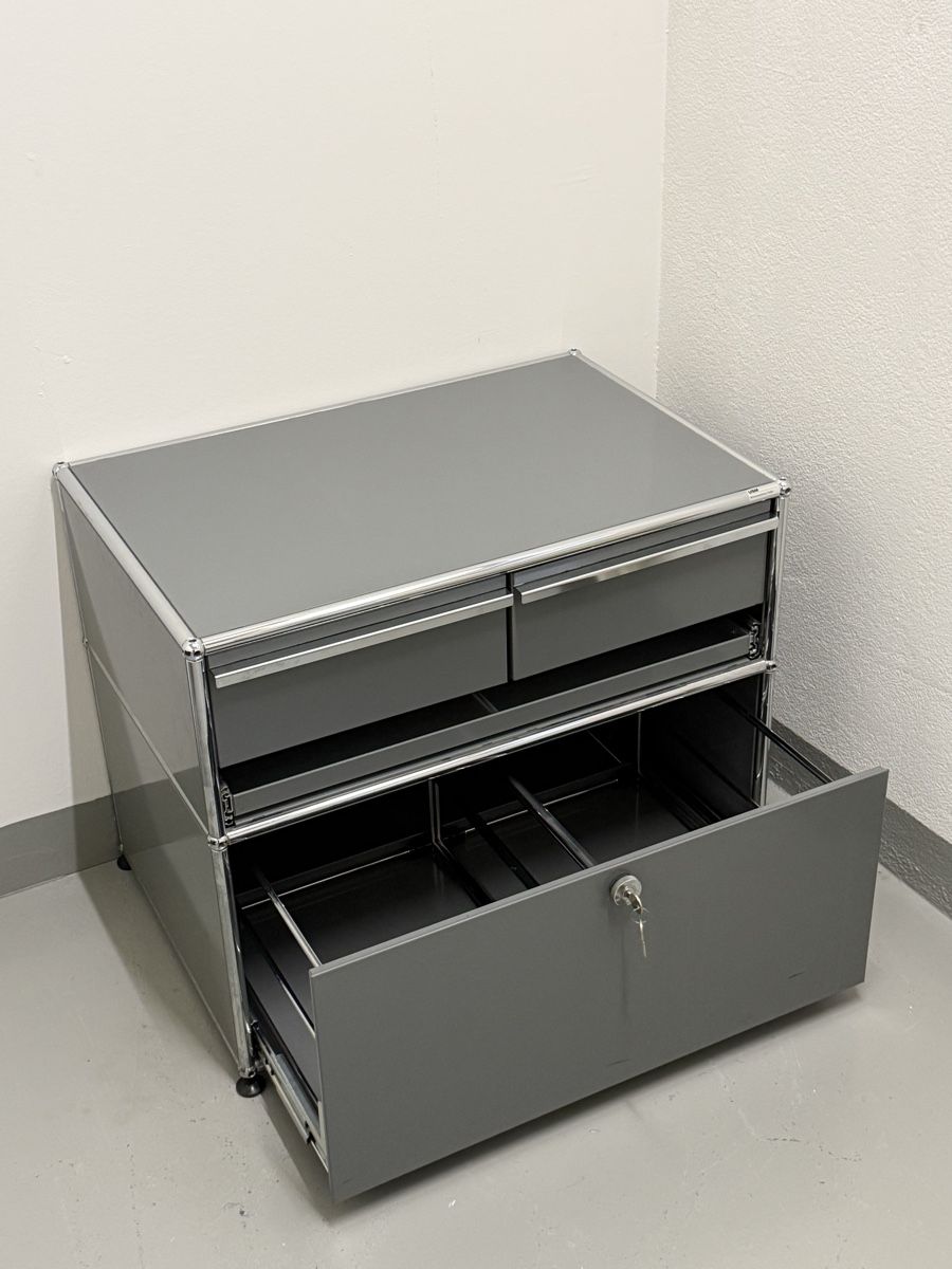 USM Eléments de bureau: USM Haller Korpus – D'occasion à Glattbrugg par q-aderdesign 2