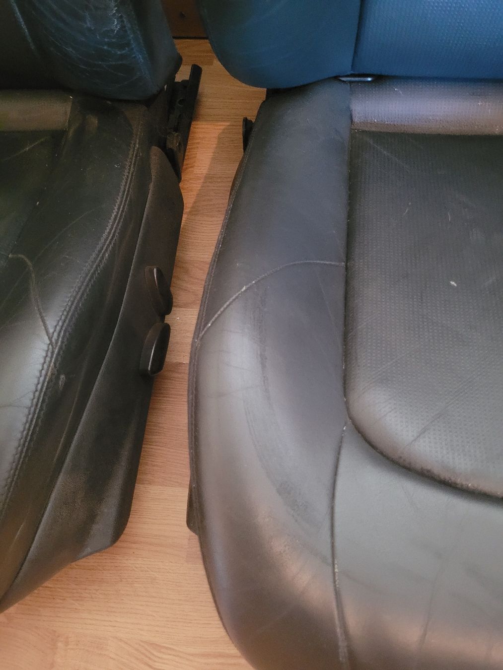 Chrysler Tutti pezzi di ricambio auto:  Ledersitze Chrysler Crossfire – Usato da Constantine venduto da Toni989898 3