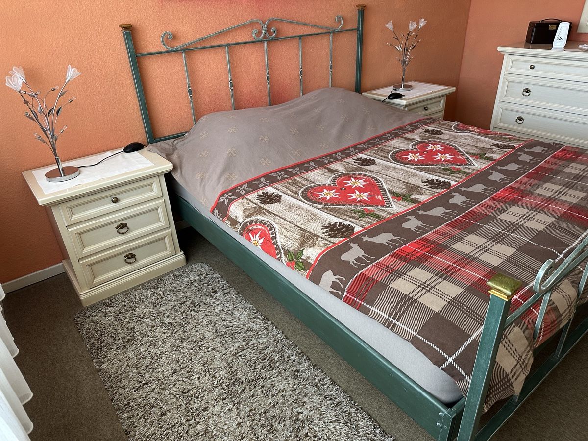 Cassettiere: Schönes Schlafzimmer Set 5-teilig – Usato da Reinach BL venduto da bieeenchen