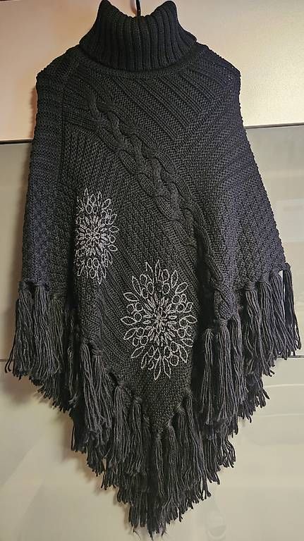 Desigual Sonstige Damenmode: Poncho Desigual – Neu (gemäss Beschreibung) aus Moosseedorf von irenemamo