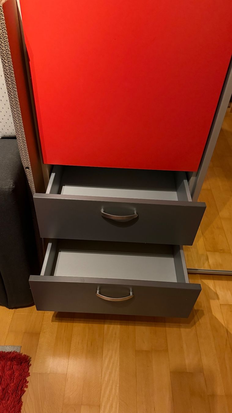 Pfister Schränke: 3-türiger Schrank – Gebraucht aus Bülach von lar.rech 1
