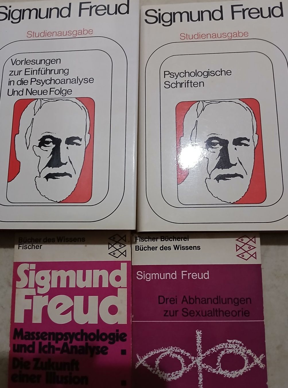 Libri: PAKET 4x SIGMUND FREUD 4 Bücher Paket – Usato da Basel venduto da schoggignocchi