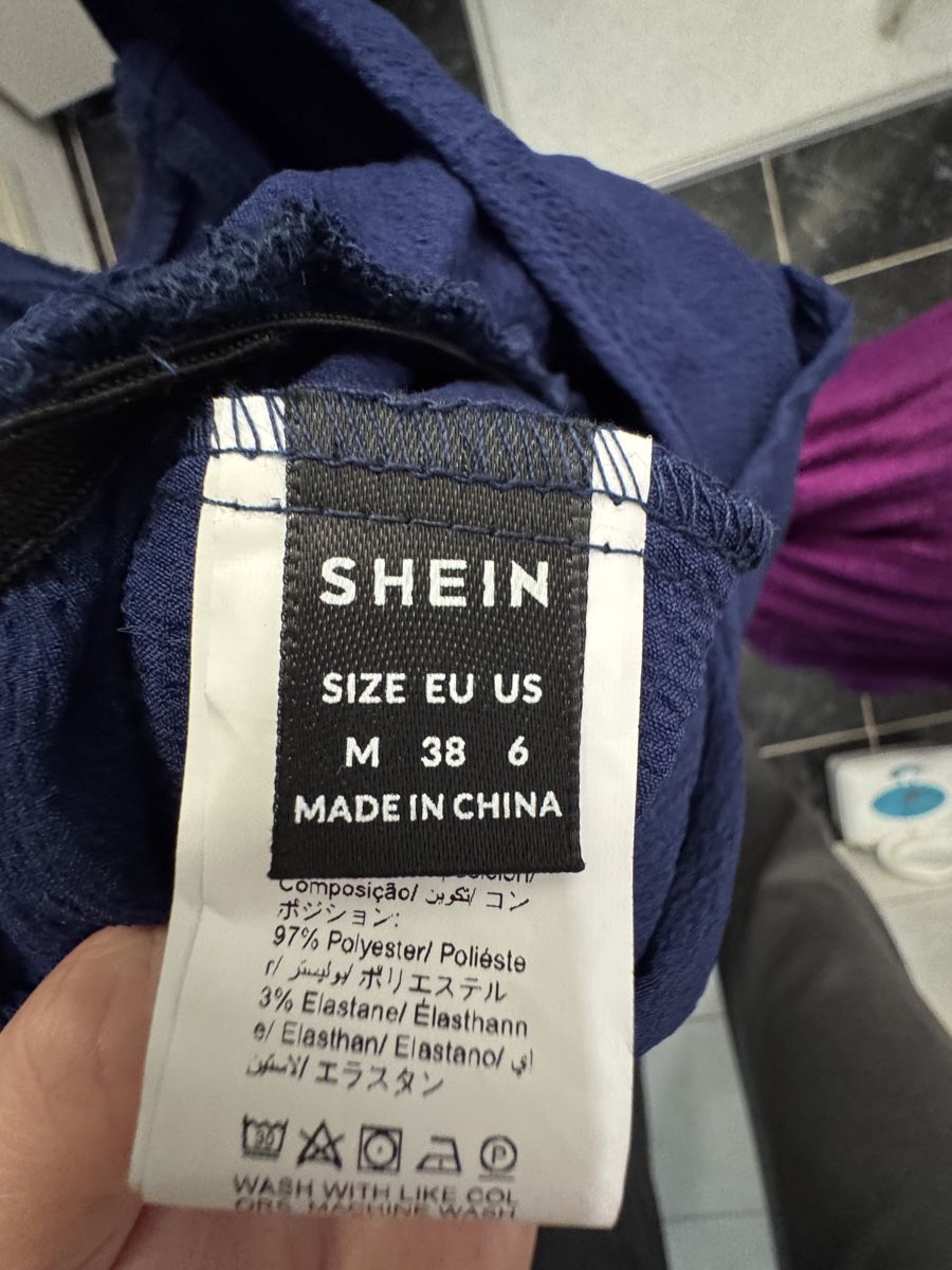 Shein Jumpsuits: Kurzer Hosenanzug  – Neu (gemäss Beschreibung) aus Niederglatt ZH von Mary102 4
