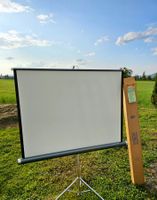 Leinwand mit (Projektor) Philips Fellini 100