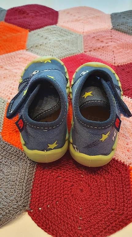 Chaussures garçon: Elefanten Hausschuhe Grösse 19 neuwertig  – D'occasion à Wettswil par gionatav 1