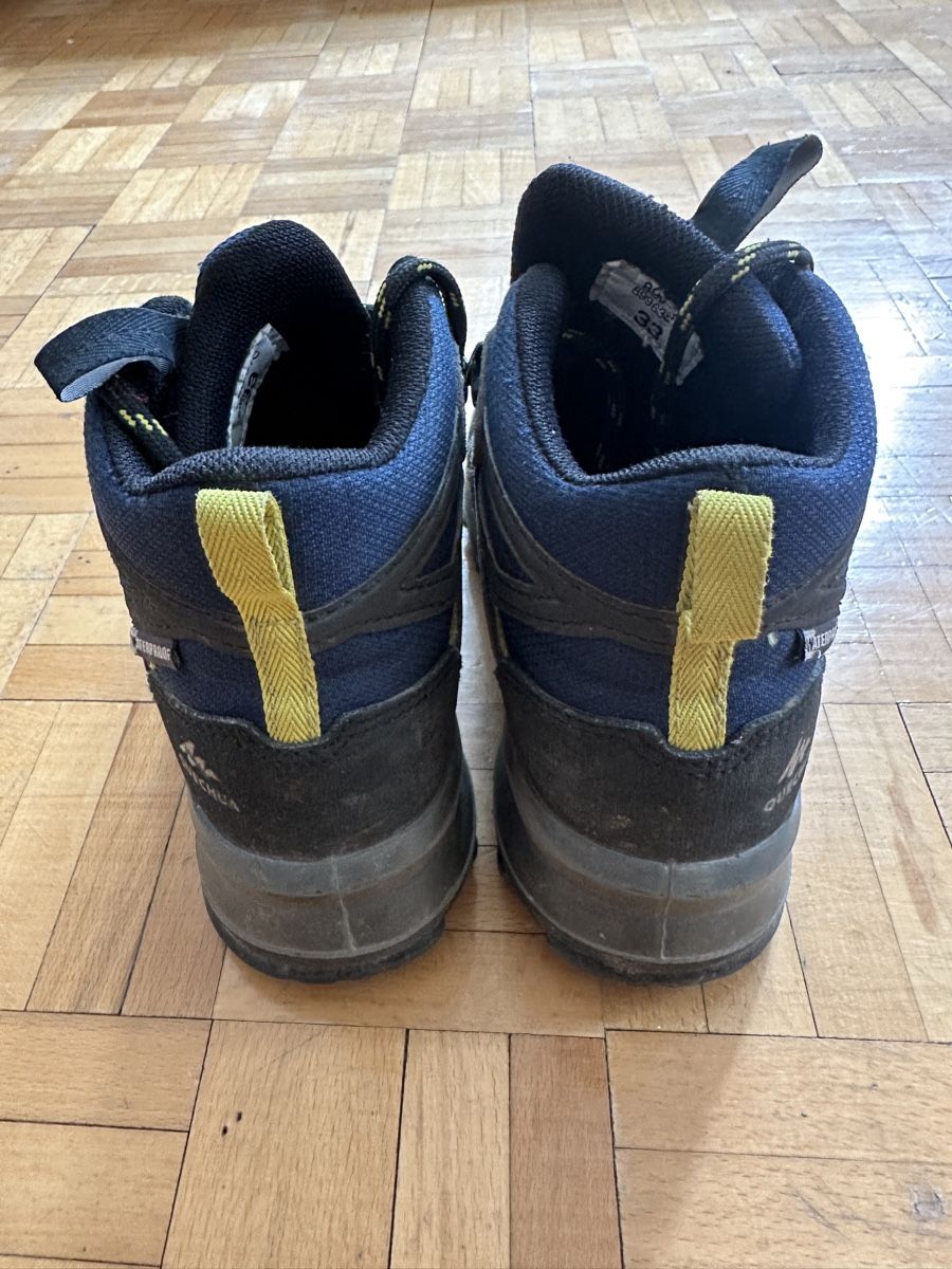 Decathlon Scarpe per ragazzi: Wanderschuhe Gr. 33 – Usato da Zürich venduto da Paleardi 2