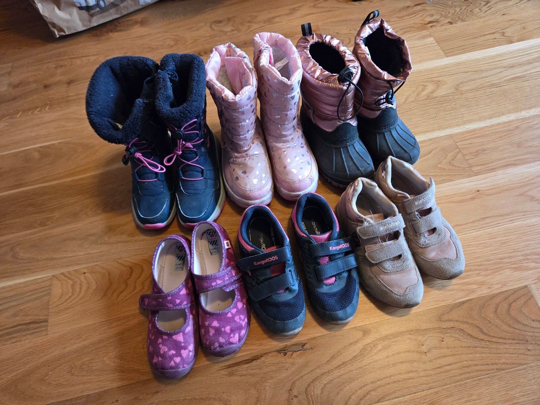 Scarpe per ragazze: Schuhe Mädchen 6 Paare Grösse 31 – Usato da Schwerzenbach venduto da H27