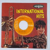 Single: ELVIS PRESLEY - His Latest Flame / Little Sister