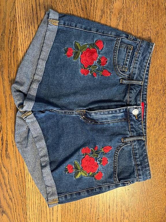 Hosen: Short Guess – Gebraucht aus Arzier-Le Muids von Hermenjatp