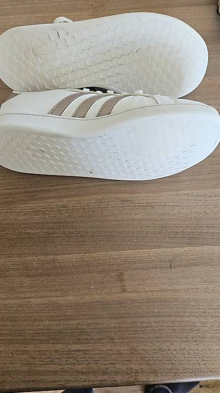 Scarpe da donna: Adidas Freizeitschuh Gr. 36 – Usato da Wiedlisbach venduto da Papillon83 1