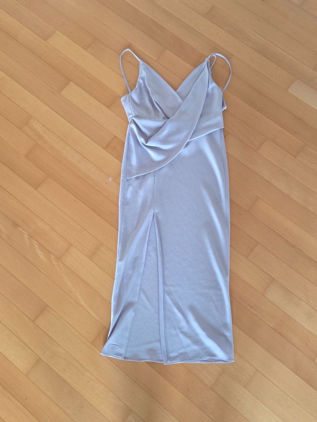 Asos Robes: schönes Kleid von ASOS – D'occasion à Wängi par Bibo4.